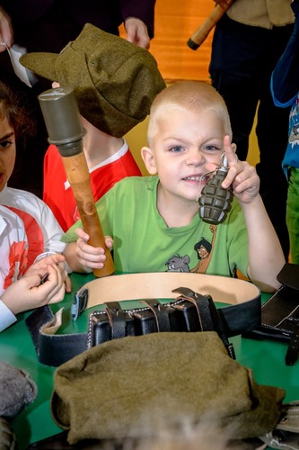 Gmina Cekcyn: Partyzanci w przedszkolu - ZDJĘCIA