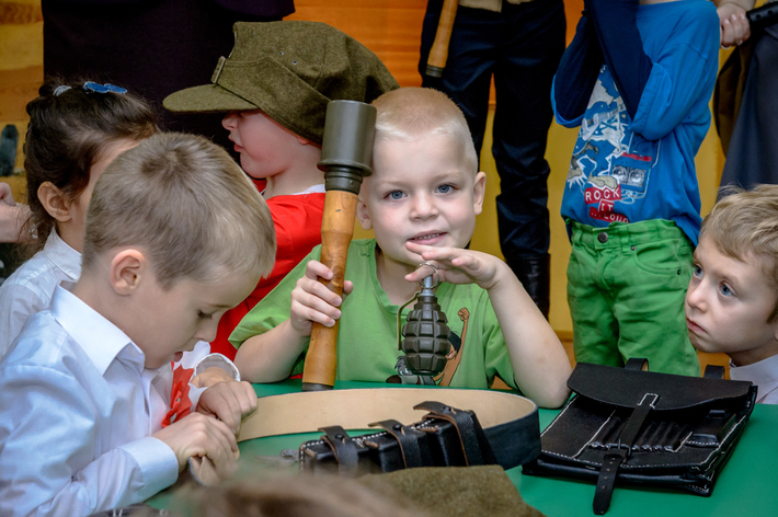 Gmina Cekcyn: Partyzanci w przedszkolu - ZDJĘCIA