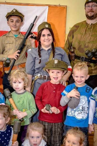 Gmina Cekcyn: Partyzanci w przedszkolu - ZDJĘCIA