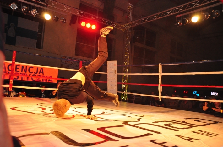 Dziewczęta z Insomni, fakir i nie tylko! Gala boksu w Tucholi - ZDJĘCIA 2