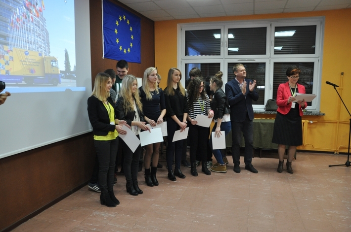 Uczniowie Nowodworka byli w europarlamencie - ZDJĘCIA I FILM