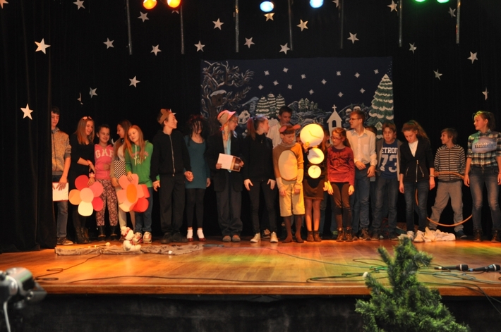 Dzień postaci z bajek śliwickiego gimnazjum - ZDJĘCIA