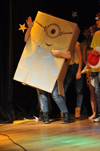 Dzień postaci z bajek śliwickiego gimnazjum - ZDJĘCIA