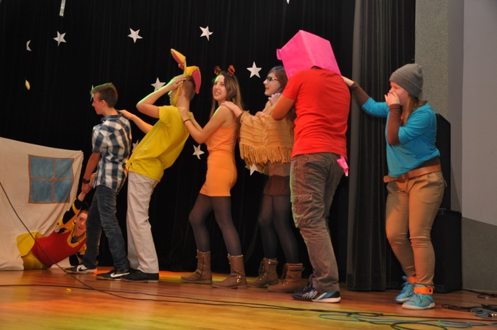 Dzień postaci z bajek śliwickiego gimnazjum - ZDJĘCIA