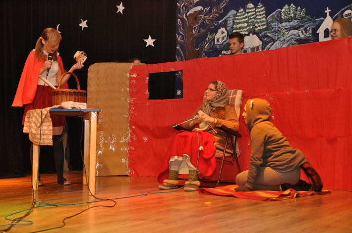 Dzień postaci z bajek śliwickiego gimnazjum - ZDJĘCIA