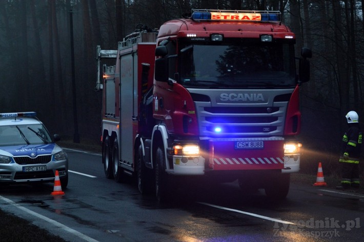 AKTUALIZACJA - Śmiertelny wypadek na drodze Tuchola-Bysław - ZDJĘCIA