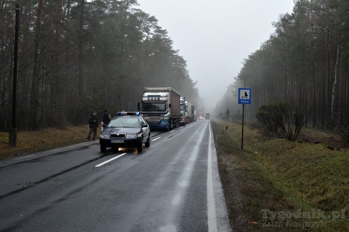 AKTUALIZACJA - Śmiertelny wypadek na drodze Tuchola-Bysław - ZDJĘCIA
