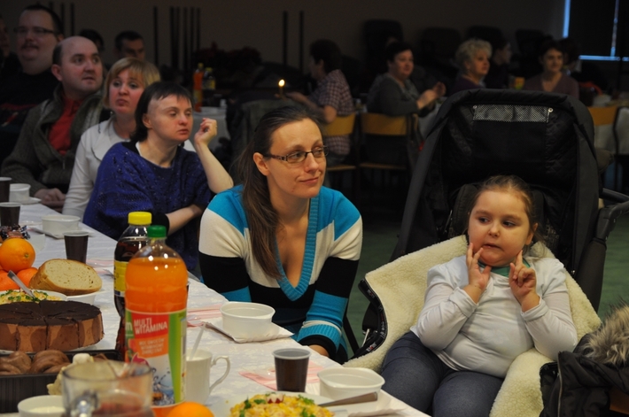 Tuchola: Gwiazdor odwiedził niepełnosprawnych - ZDJĘCIA