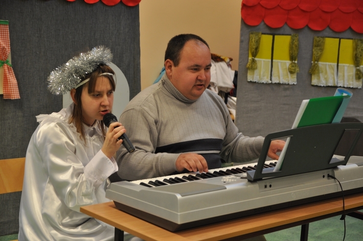 Tuchola: Gwiazdor odwiedził niepełnosprawnych - ZDJĘCIA