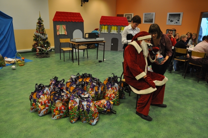 Tuchola: Gwiazdor odwiedził niepełnosprawnych - ZDJĘCIA