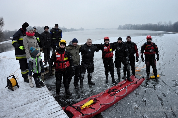 Cekcyn: Ćwiczenia z ratownictwa lodowego - FILM i ZDJĘCIA