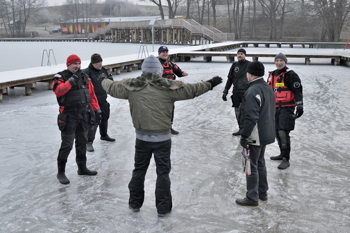 Cekcyn: Ćwiczenia z ratownictwa lodowego - FILM i ZDJĘCIA