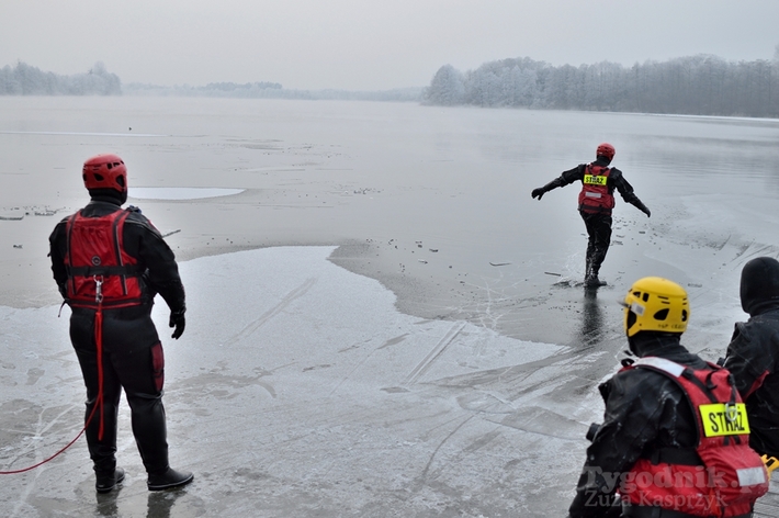 Cekcyn: Ćwiczenia z ratownictwa lodowego - FILM i ZDJĘCIA
