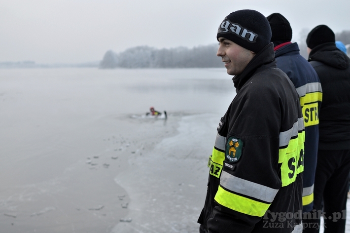 Cekcyn: Ćwiczenia z ratownictwa lodowego - FILM i ZDJĘCIA