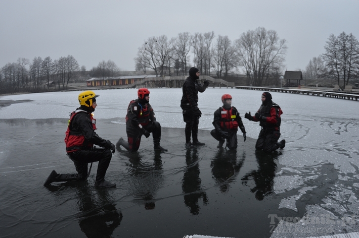 Cekcyn: Ćwiczenia z ratownictwa lodowego - FILM i ZDJĘCIA