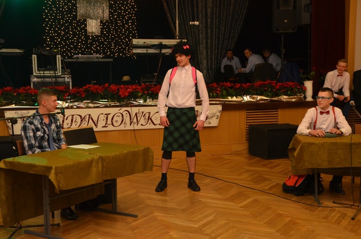 Tuchola: Studniówka ZSLiA i TSR - ZDJĘCIA cz. 2