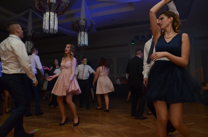 Tuchola: Studniówka ZSLiA i TSR - ZDJĘCIA cz. 2