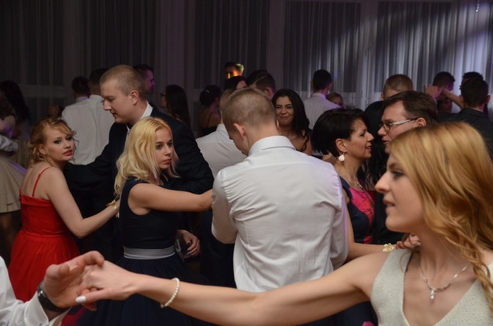 Tuchola: Studniówka ZSLiA i TSR - ZDJĘCIA cz. 2