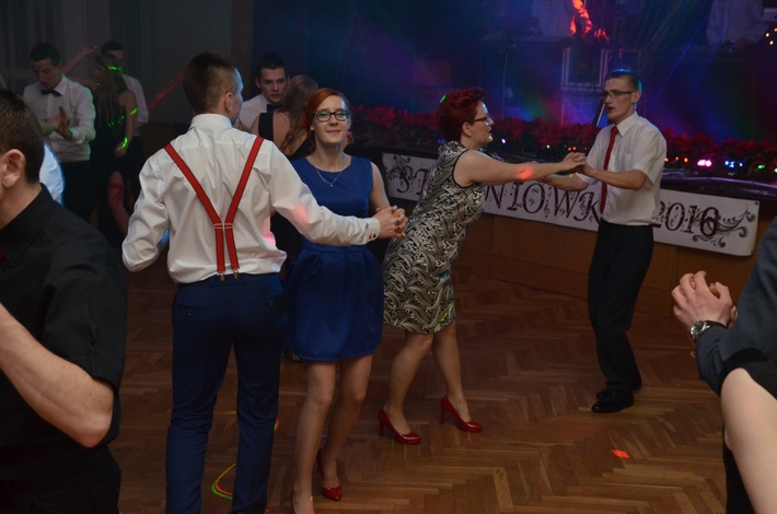 Tuchola: Studniówka ZSLiA i TSR - ZDJĘCIA cz. 2