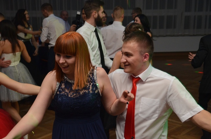 Tuchola: Studniówka ZSLiA i TSR - ZDJĘCIA cz. 2