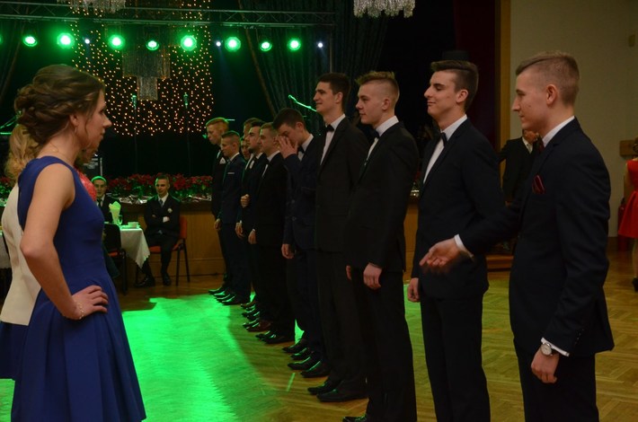 Tuchola: Studniówka w ZSLiT - ZDJĘCIA cz. 1