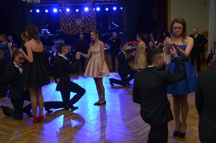 Tuchola: Studniówka w ZSLiT - ZDJĘCIA cz. 1