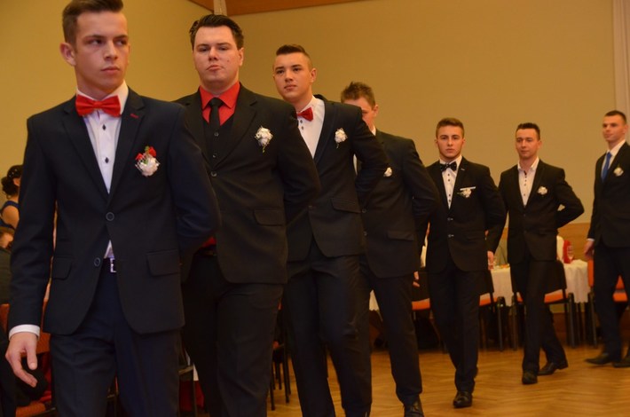 Tuchola: Studniówka w ZSLiT - ZDJĘCIA cz. 1