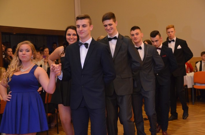 Tuchola: Studniówka w ZSLiT - ZDJĘCIA cz. 1