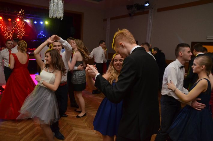 Tuchola: Studniówka w ZSLiT - ZDJĘCIA cz. 2