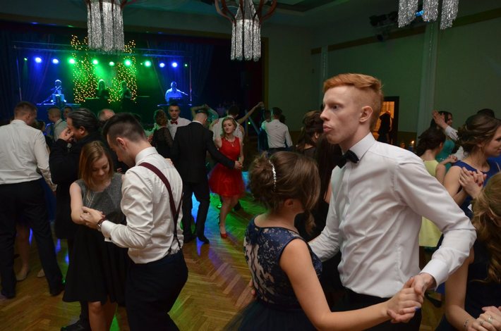 Tuchola: Studniówka w ZSLiT - ZDJĘCIA cz. 2