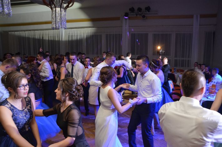 Tuchola: Studniówka w ZSLiT - ZDJĘCIA cz. 2