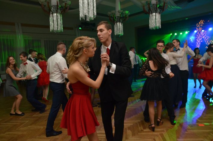 Tuchola: Studniówka w ZSLiT - ZDJĘCIA cz. 2