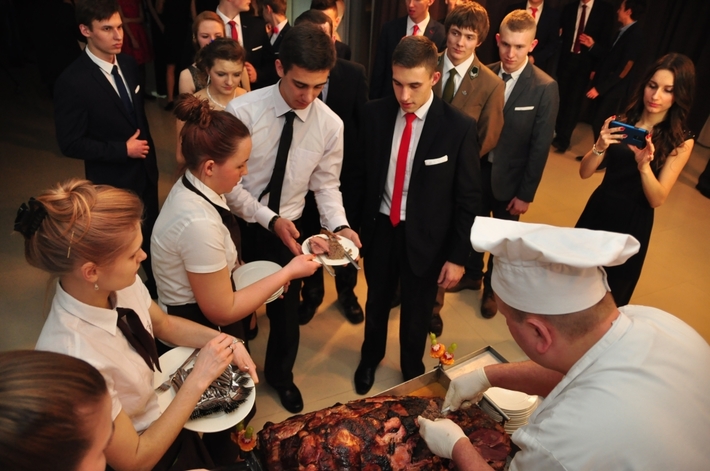 Tuchola: Studniówka Technikum Leśnego - ZDJĘCIA cz. 1 - IMPREZA!