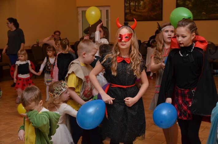 Raciąż: Karnawałowe szaleństwa na parkiecie - ZDJĘCIA