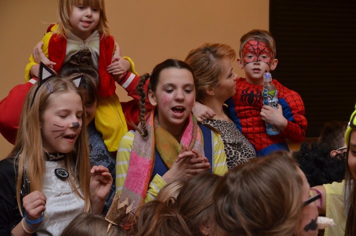 Raciąż: Karnawałowe szaleństwa na parkiecie - ZDJĘCIA