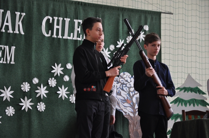 Gmina Śliwice: Uczniowie wspominali ks. Erharda Staniszewskiego - ZDJĘCIA