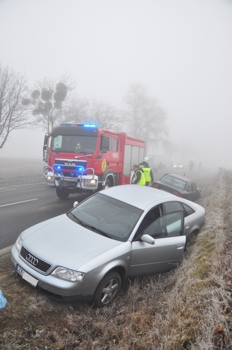 Bysław: Karambol 8 samochodów na DW 240! Było bardzo ślisko - ZDJĘCIA