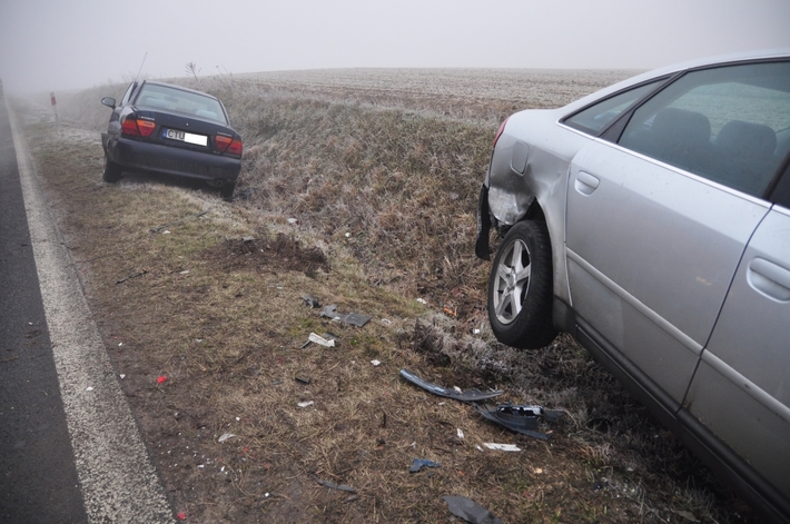 Bysław: Karambol 8 samochodów na DW 240! Było bardzo ślisko - ZDJĘCIA