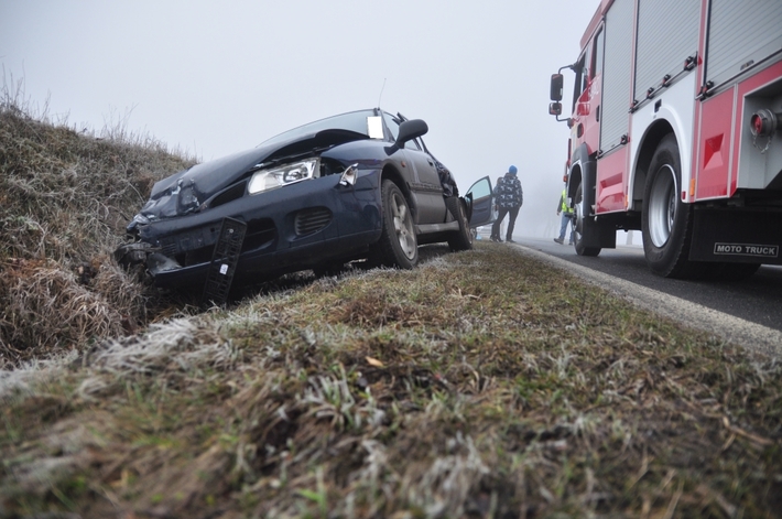 Bysław: Karambol 8 samochodów na DW 240! Było bardzo ślisko - ZDJĘCIA