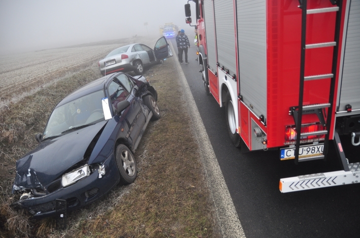 Bysław: Karambol 8 samochodów na DW 240! Było bardzo ślisko - ZDJĘCIA