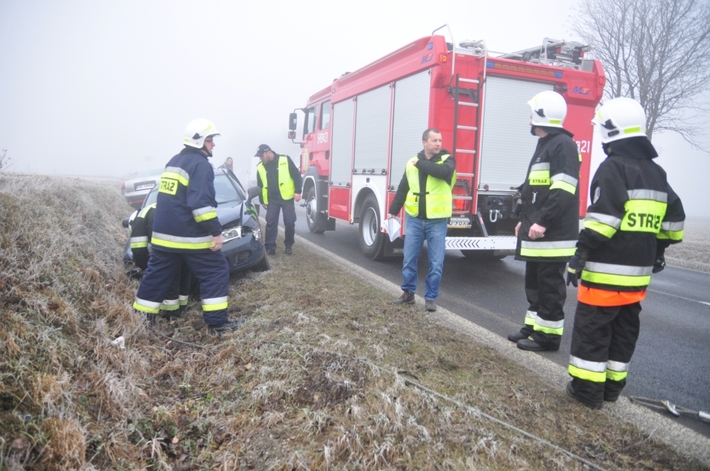 Bysław: Karambol 8 samochodów na DW 240! Było bardzo ślisko - ZDJĘCIA