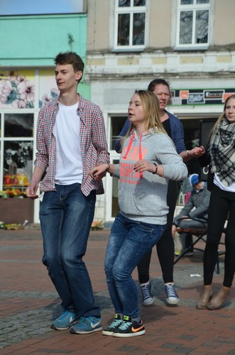 Tuchola: Belgijka na rynku - ZDJĘCIA