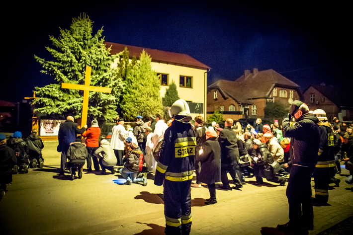 Droga krzyżowa w Cekcynie - ZDJĘCIA