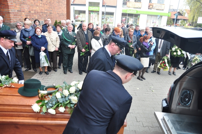 Tuchola: Pogrzeb Piotra Grzywacza - ZDJĘCIA