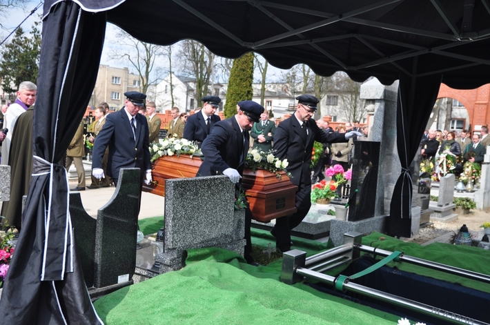 Tuchola: Pogrzeb Piotra Grzywacza - ZDJĘCIA