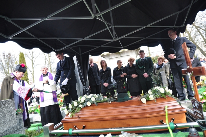 Tuchola: Pogrzeb Piotra Grzywacza - ZDJĘCIA