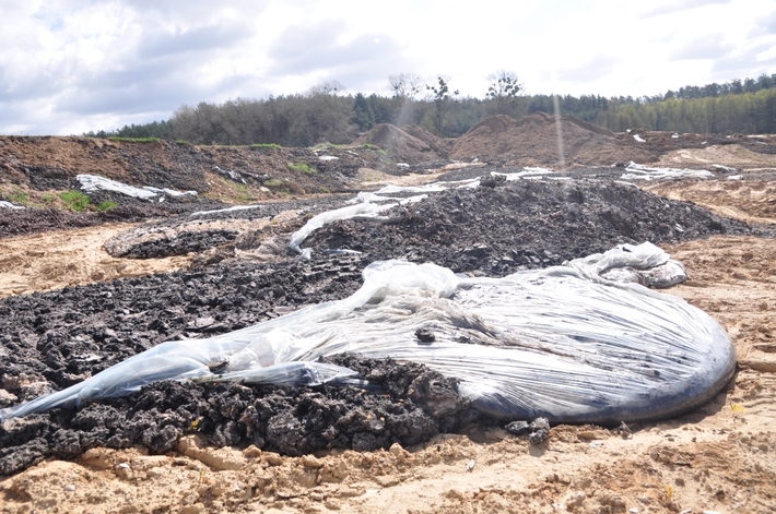 Lubiewo,Bysław: Jak komunalka odpad z oczyszczalni wywiozła... ZDJĘCIA