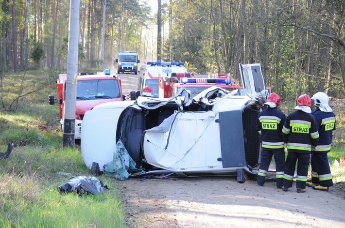 Prowadziła po alkoholu. Dwie osoby zginęły w wypadku koło Klocka - ZDJĘCIA