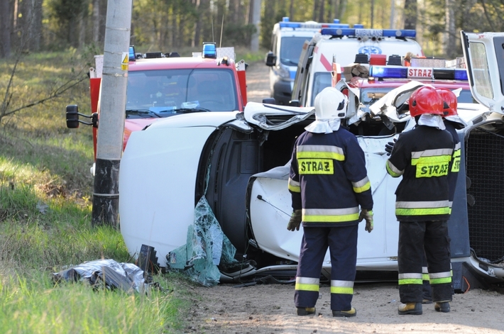 Prowadziła po alkoholu. Dwie osoby zginęły w wypadku koło Klocka - ZDJĘCIA