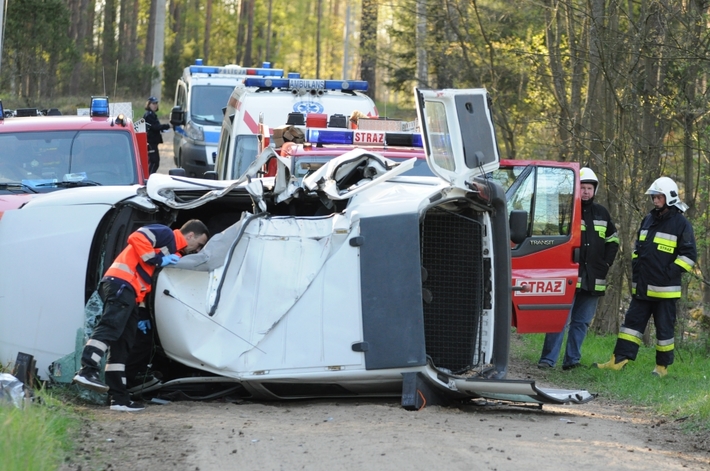 Prowadziła po alkoholu. Dwie osoby zginęły w wypadku koło Klocka - ZDJĘCIA